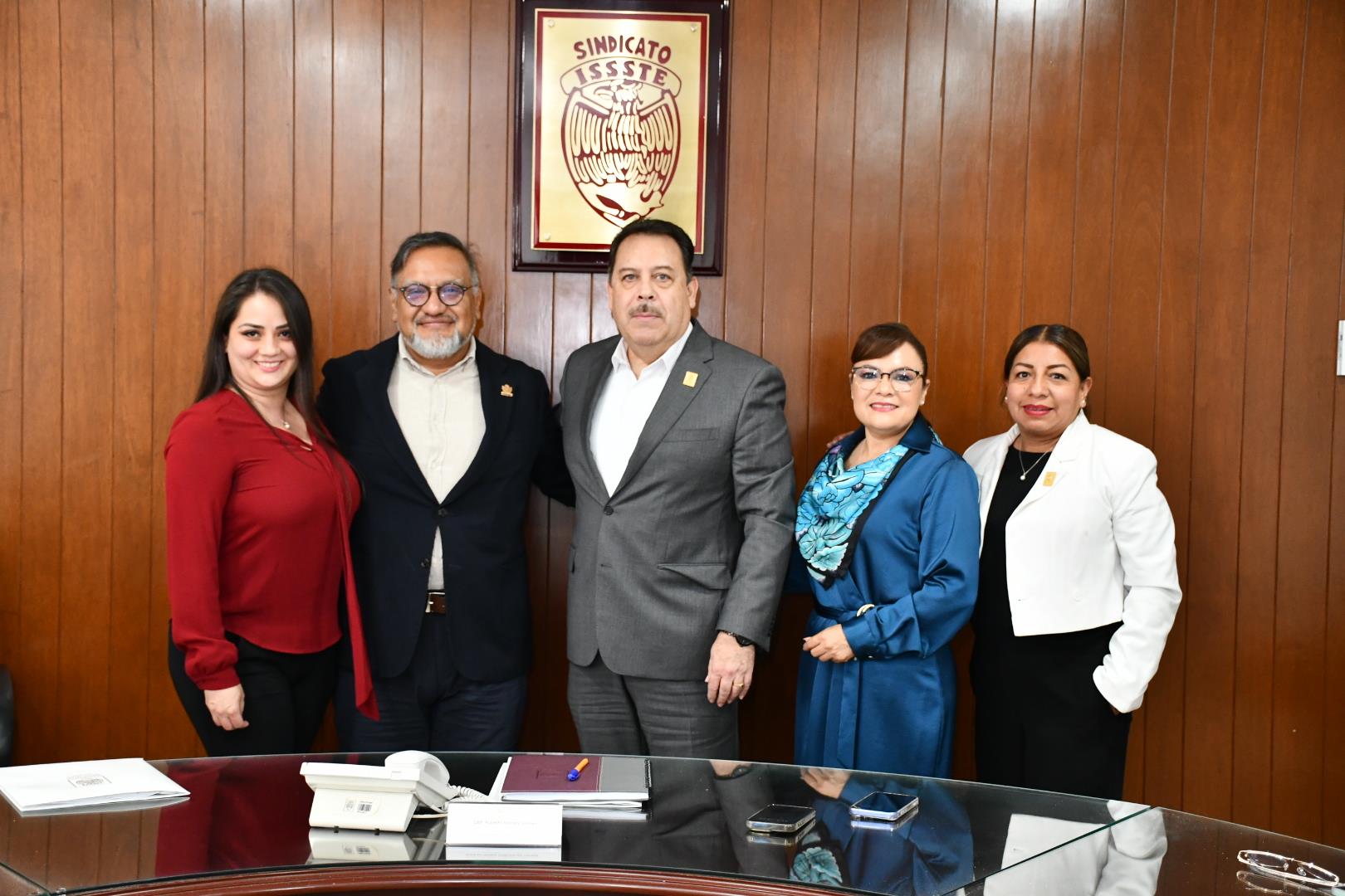 Reunión de trabajo con el Lic. Juan Gerardo  Lopez Hernandez, Director de Prestaciones Economicas  y Sociales, Tema EBDIS